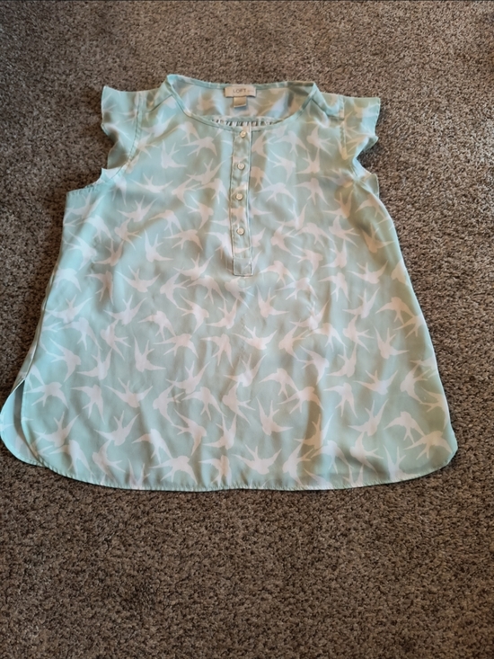 LOFT Tops - LOFT Mint Green Bird Print Cap Sleeve Blouse
